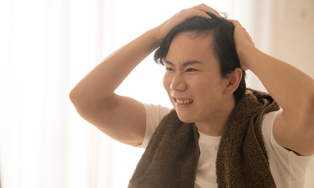 代30代が若いのに薄毛になる原因は 若ハゲ予防対策もチェック Jマガジン 代30代が若いのに薄毛になる原因は 若ハゲ予防対策もチェック Jマガジン